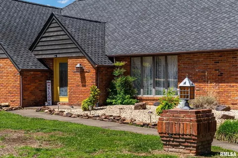 Exterior - 1808 Testa Dr, Marion, IL 62959 photo 3 of 9