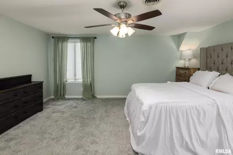 Bedroom - 1808 Testa Dr, Marion, IL 62959 photo 2 of 6
