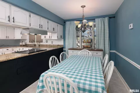 Dining - 1808 Testa Dr, Marion, IL 62959 photo 2 of 2