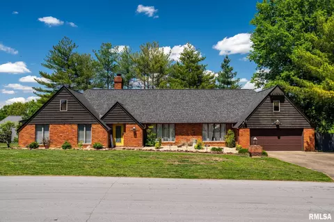 1808 Testa Dr, Marion, IL 62959