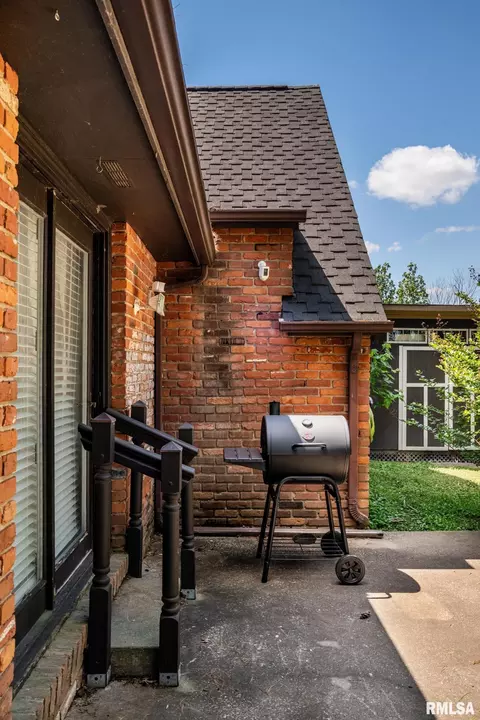 Exterior - 1808 Testa Dr, Marion, IL 62959 photo 9 of 9