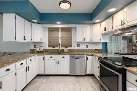 Kitchen - 1808 Testa Dr, Marion, IL 62959 photo 1 of 1