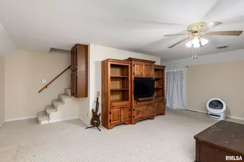 Living - 1808 Testa Dr, Marion, IL 62959 photo 5 of 5