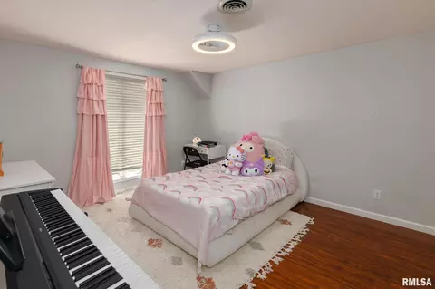 Bedroom - 1808 Testa Dr, Marion, IL 62959 photo 4 of 6