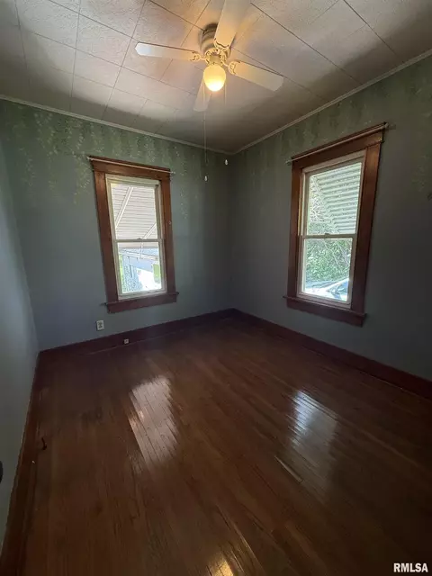 Bedroom - 335 Chase St, Macomb, IL 61455 photo 4 of 4