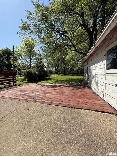 Exterior - 335 Chase St, Macomb, IL 61455 photo 5 of 5