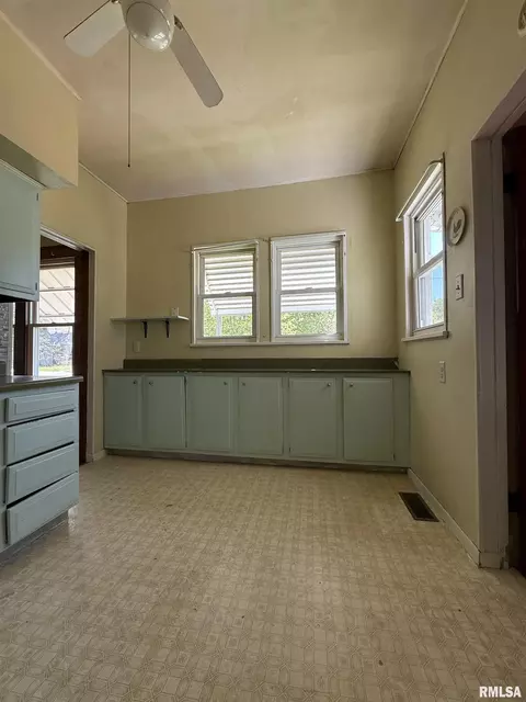 Kitchen - 335 Chase St, Macomb, IL 61455 photo 4 of 4