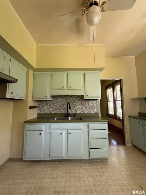 Kitchen - 335 Chase St, Macomb, IL 61455 photo 3 of 4