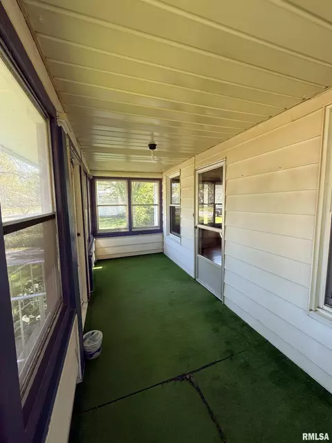 Exterior - 335 Chase St, Macomb, IL 61455 photo 2 of 5
