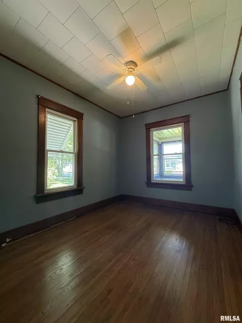 Bedroom - 335 Chase St, Macomb, IL 61455 photo 2 of 4