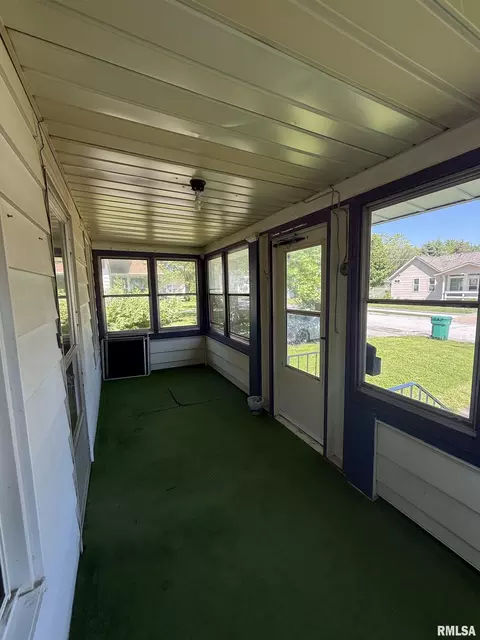 Exterior - 335 Chase St, Macomb, IL 61455 photo 3 of 5