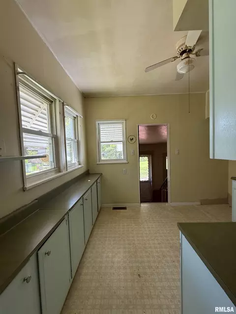 Kitchen - 335 Chase St, Macomb, IL 61455 photo 1 of 4