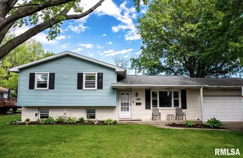 7506 N Parliament Pl, Peoria, IL 61614