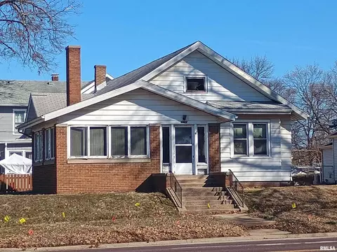 1001 Broadway St, Pekin, IL 61554