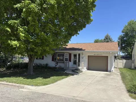 717 Harmony Ln, Lacon, IL 61540
