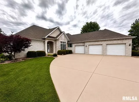 10511 N Winter Ct, Peoria, IL 61615