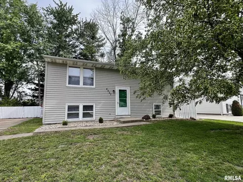 4327 W Andover Dr, Peoria, IL 61615