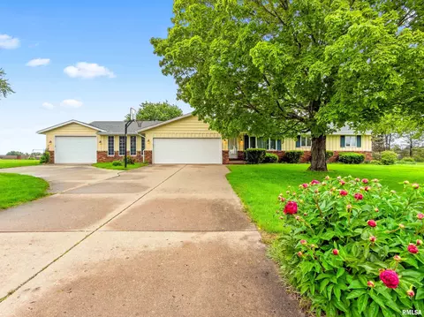 2049 S 4th Ave, Morton, IL 61550