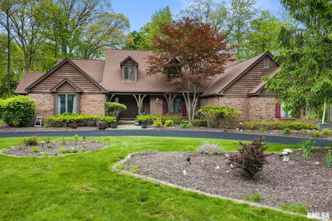 609 W Ravinwoods Rd, Peoria, IL 61615