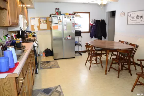412 N Campbell St, Macomb, IL 61455 photo 5