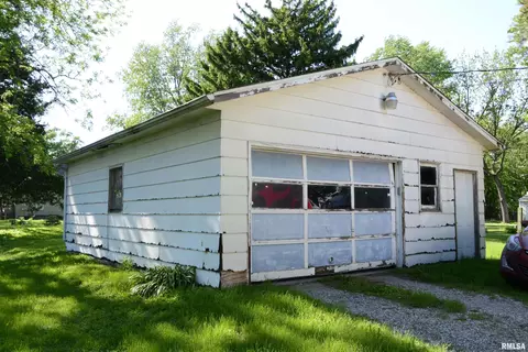 412 N Campbell St, Macomb, IL 61455 photo 4