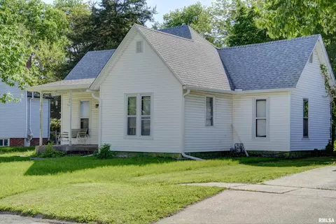 412 N Campbell St, Macomb, IL 61455 photo 2