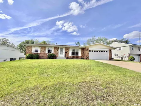 6316 N Hamilton Rd, Peoria, IL 61614