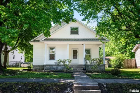 306 E 5th St, West Frankfort, IL 62896