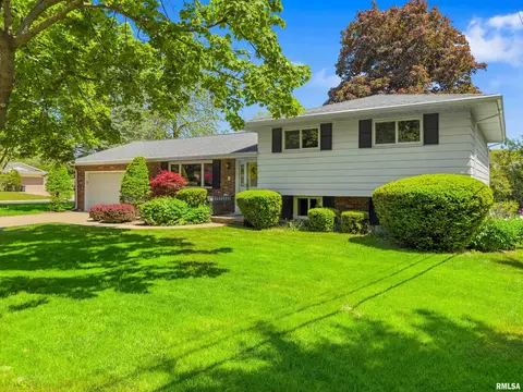 Exterior - 1312 W Treeline Ct, Dunlap, IL 61525 photo 2 of 9