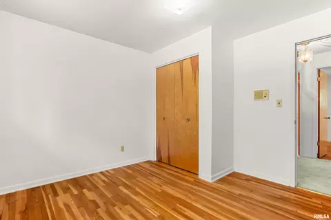 Bedroom - 1312 W Treeline Ct, Dunlap, IL 61525 photo 9 of 10