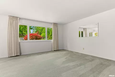 Living - 1312 W Treeline Ct, Dunlap, IL 61525 photo 5 of 7