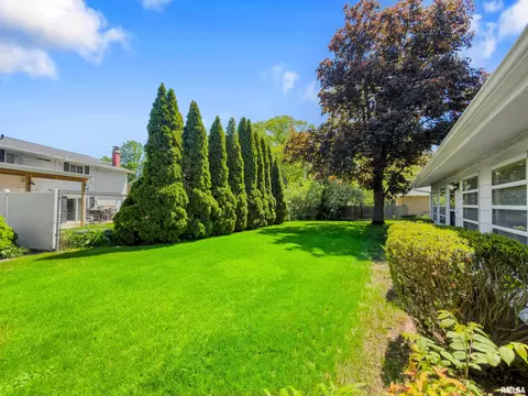 Exterior - 1312 W Treeline Ct, Dunlap, IL 61525 photo 8 of 9