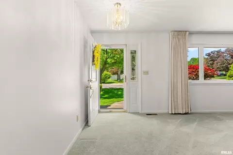 Entry Way - 1312 W Treeline Ct, Dunlap, IL 61525 photo 2 of 2