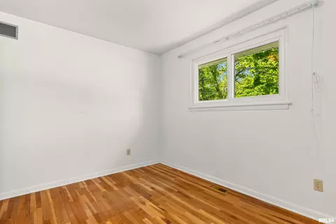 Bedroom - 1312 W Treeline Ct, Dunlap, IL 61525 photo 10 of 10