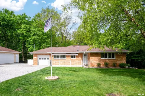 1225 Rim Rd, East Peoria, IL 61611