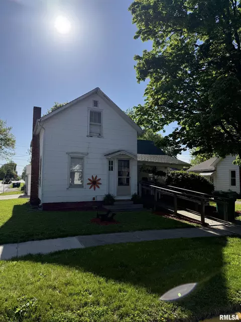 403 S Dudley St, Macomb, IL 61455
