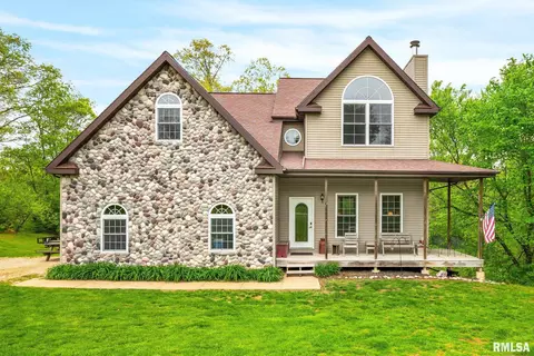 150 Knollcrest Cir, Dahinda, IL 61428