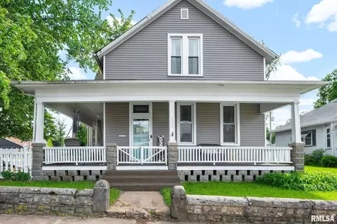 526 State St, Pekin, IL 61554