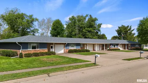 415 N Town Ave, Princeville, IL 61559