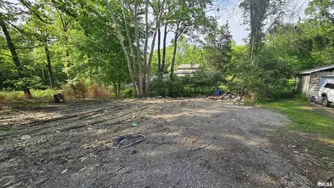 35 Sids Point Dr, Creal Springs, IL 62922