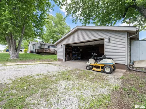Exterior - 301 E Pearl St, Danvers, IL 61732 photo 10 of 11