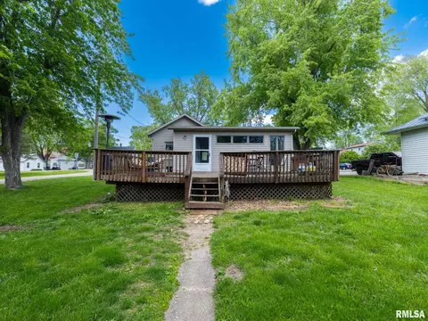 Exterior - 301 E Pearl St, Danvers, IL 61732 photo 6 of 11