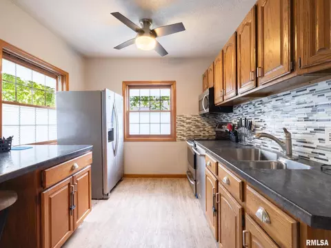 Kitchen - 301 E Pearl St, Danvers, IL 61732 photo 5 of 6