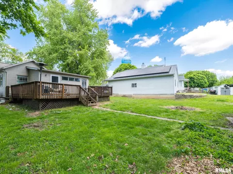 Exterior - 301 E Pearl St, Danvers, IL 61732 photo 5 of 11