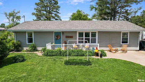 1416 Dorris Heights Rd, Harrisburg, IL 62946