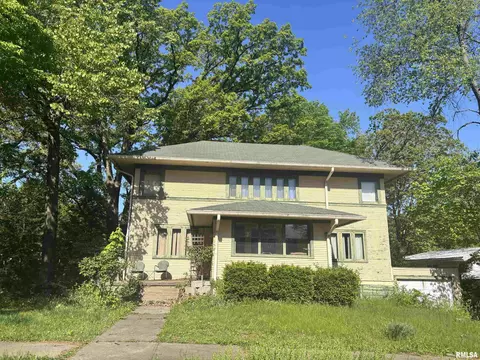 216 N Normal St, Macomb, IL 61455