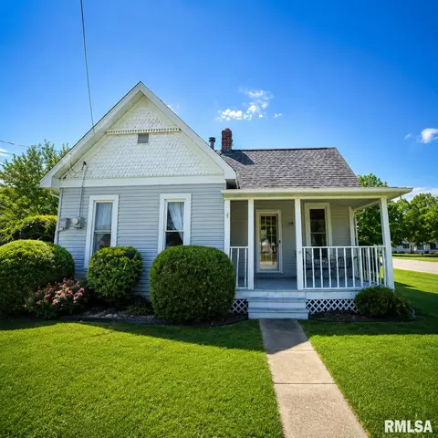 624 Cherry St, Hopedale, IL 61747
