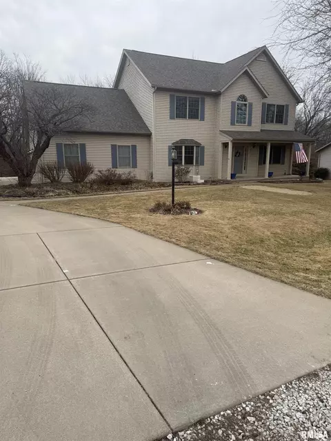 216 Elizabeth Pointe Dr, Germantown Hills, IL 61548