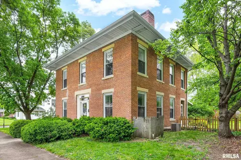 118 N Center St, Lacon, IL 61540