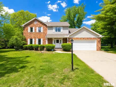 6607 N Camelot Rd, Peoria, IL 61615